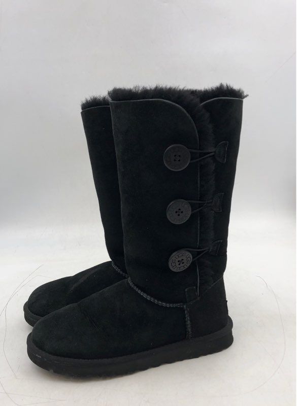 UGG Women&#39;s Bailey Button Triplet 1873 Black Shearling Boots - Size 6