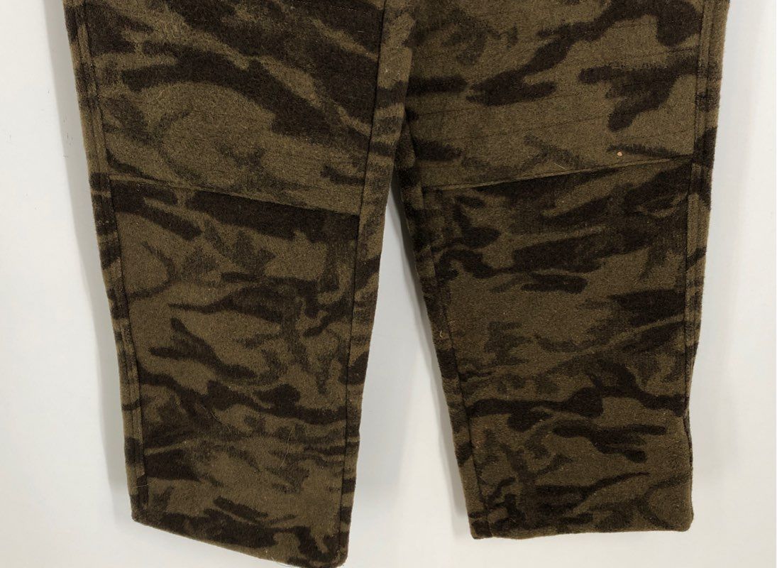 Columbia Men&#39;s Green Camouflage Straight Leg Cargo Pants - Size 40