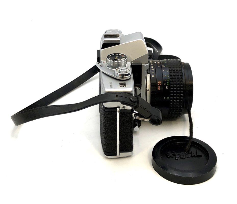 Vintage Minolta SRT 101 35mm SLR Camera with 50mm 1.4 & Focal 28mm Lenses