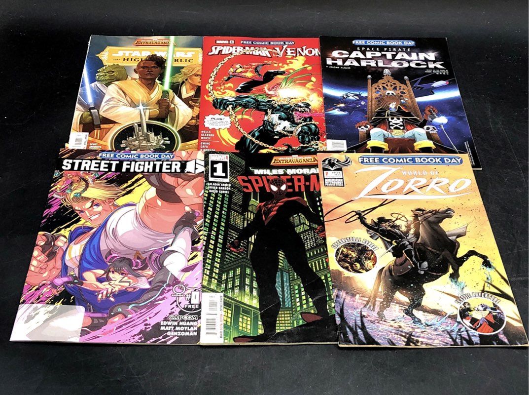 Comic Book Lot Marvel DC Modern Age Superhero Approx 25 Issues FCBD & Specials