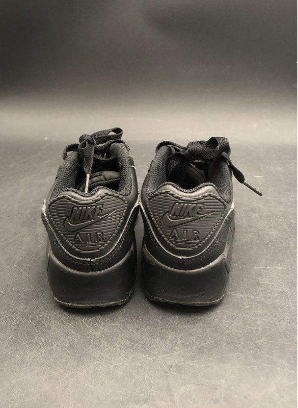 Nike Boys Black Athletic Shoes - Size 1Y