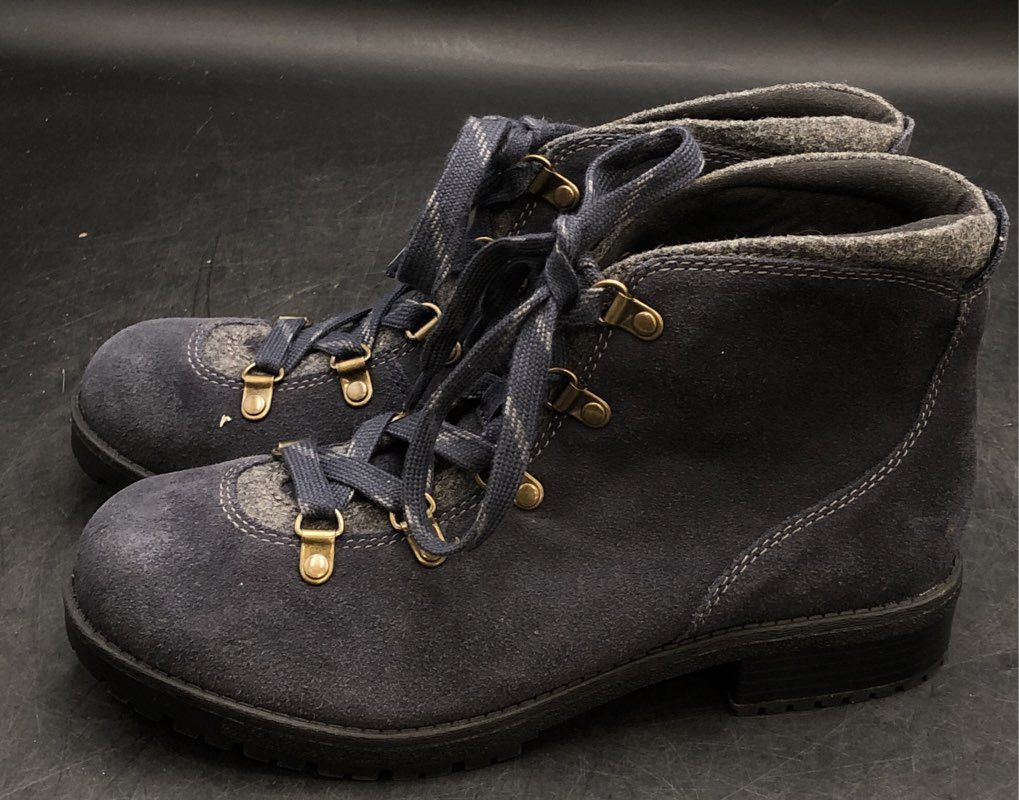 Clarks Women's Blue Booties - Size 9M