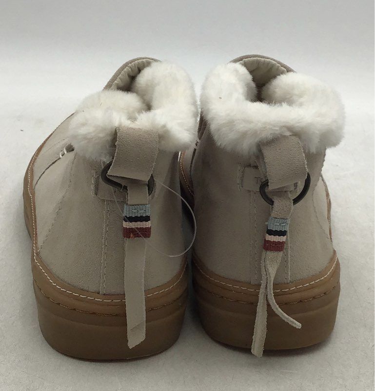 Toms Women&#39;s Beige Round Toe Slip-On Ankle Shearling Boots - Size 9