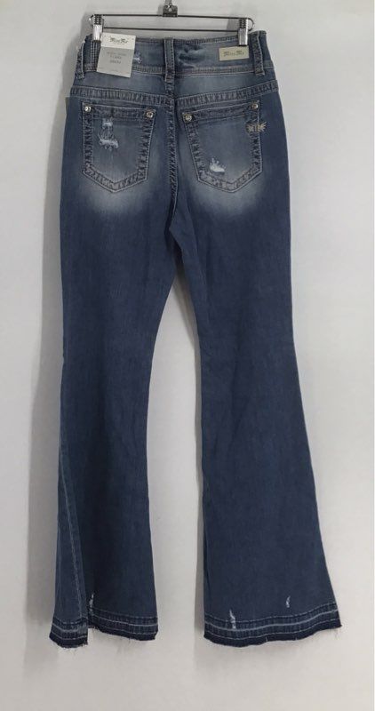 NWT Miss Me Women&#39;s Blue Heaven Flared Jeans - Size 29