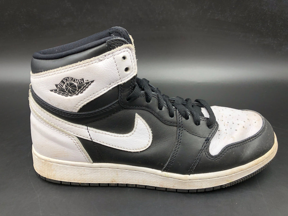 Nike Jordan 1 Retro High OG GS Boys' 'Black White 2.0' Sneakers - Sz 6.5Y (+COA)