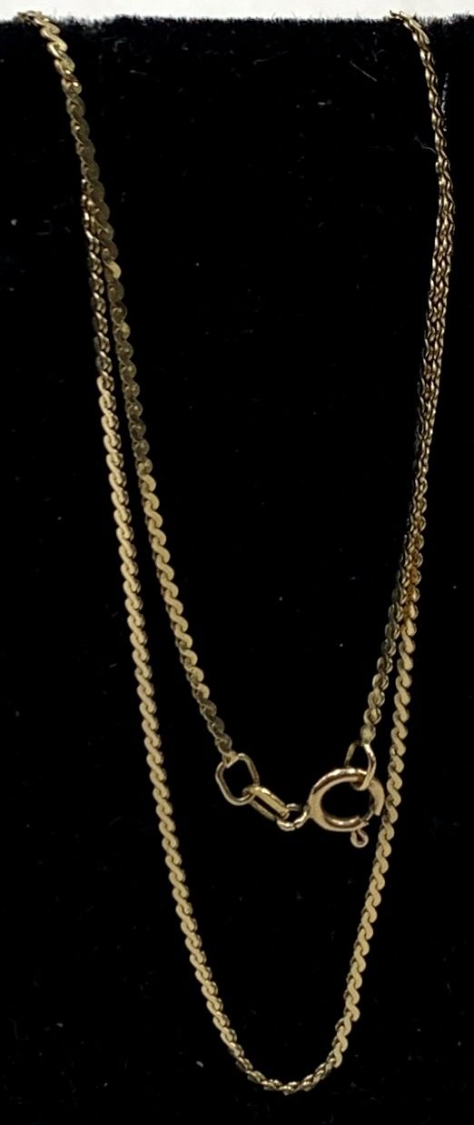 Wonderful 14K Gold Serpentine Necklace 2.1g