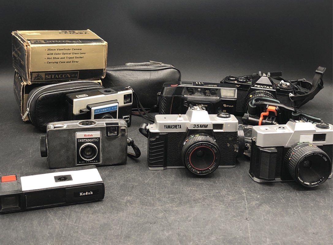 Pentax, Kodak, Yamasheta 35MM Film Point & Shoot Camera Lot