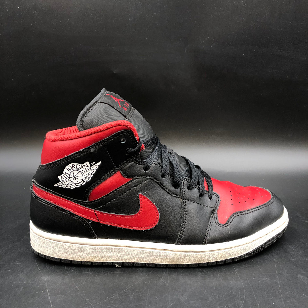 Nike Air Jordan 1 Mid Reverse Bred Black Red Sneakers Size 9 COA