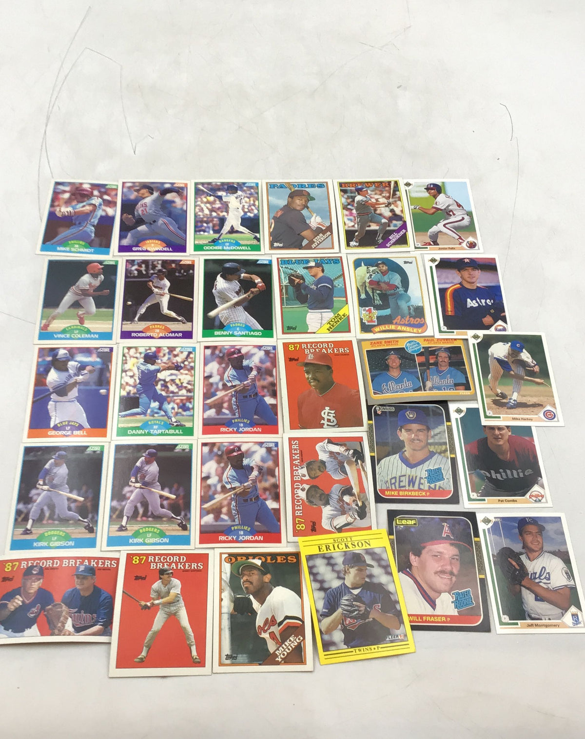 Lot of Baseball MLB Trading Cards. Medium Box, Unsorted