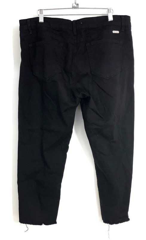 KanCan Women's Black Signature Buckle Exclusive Frayed Raw Hem Cropped Jeans 33