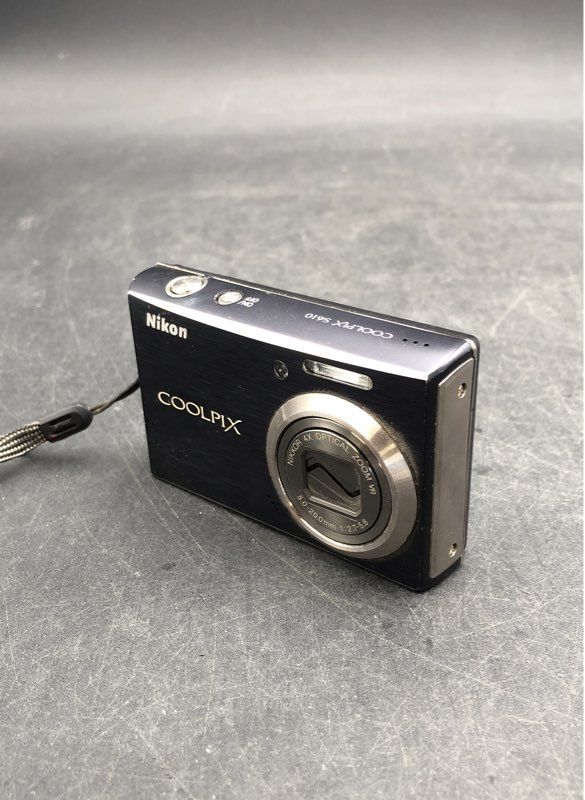 Nikon Coolpix S610 4X Optical Zoom Digital Camera