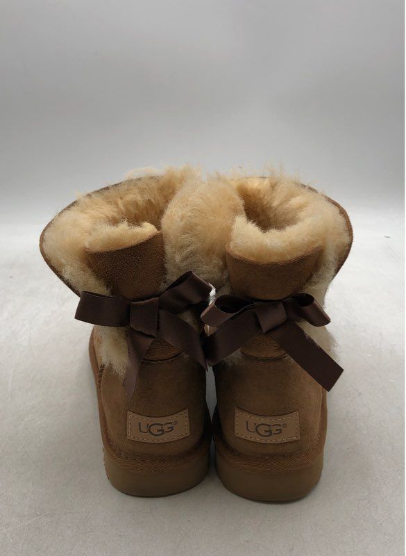 Ugg Women&#39;s Brown Suede Ankle Snow Boots - Size 7