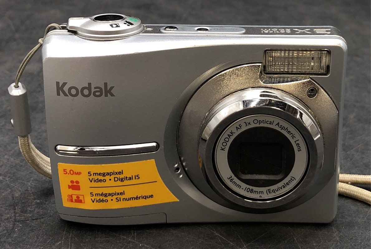 Kodak EasyShare C513 Point & Shoot Camera & Printer Dock With Adapter