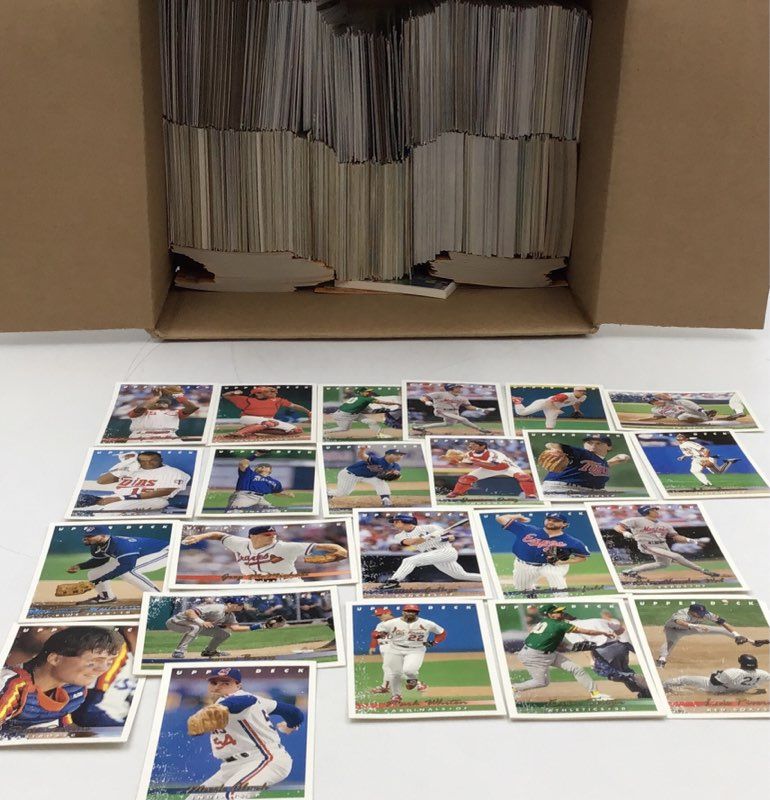 6.8 LB Lot of Baseball MLB Cards. Medium Box, Unsorted