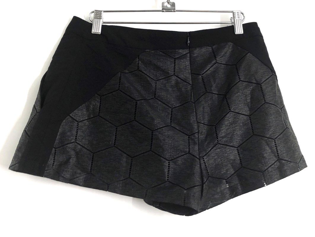 Suboo Women's Black Hexagon Pattern Paneled Shorts Size US 8 NWT