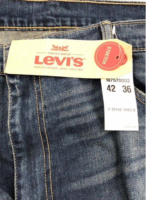 NWT Levi&#39;s 541 Straight Jeans - Size 42X36