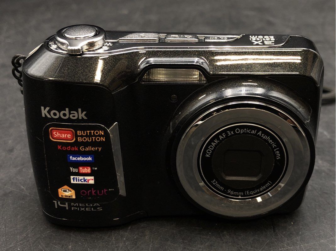 HP Canon Olympus Kodak DX3600 2X Optical Zoom 2.2 MP Digital Camera & More Lot