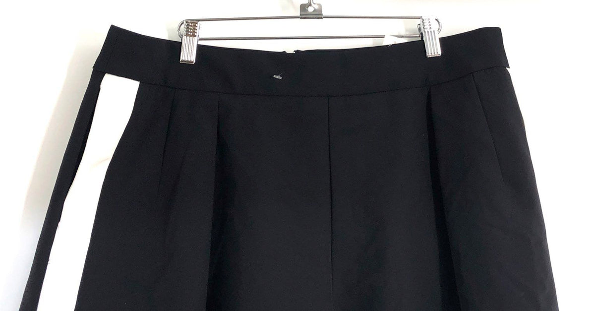 New York & Company Women's Black Shorts White Side Stripe Back Zip NWT Sz XL