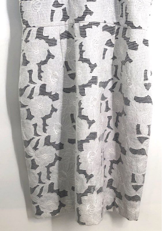 Katherine Kelly Women's Halter Dress White Floral Eyelet Navy Trim Size 8