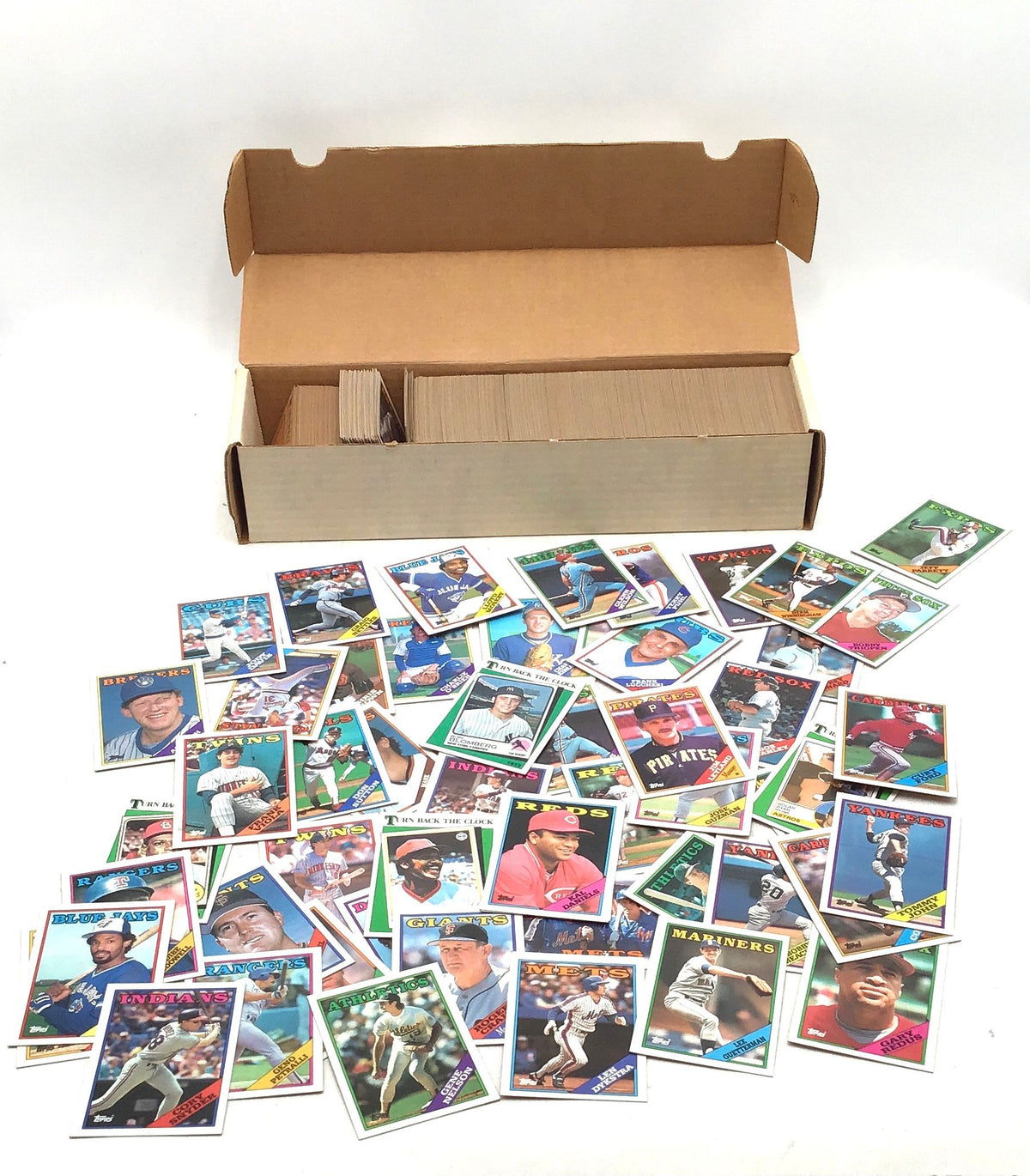 Lot Of Fleer Baseball MLB Cards. Medium Box, Unsorted