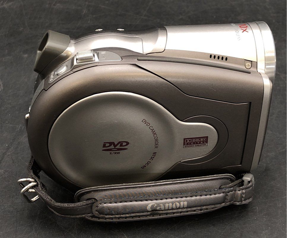 Canon DC40 Compact DVD Camcorder With Adapter