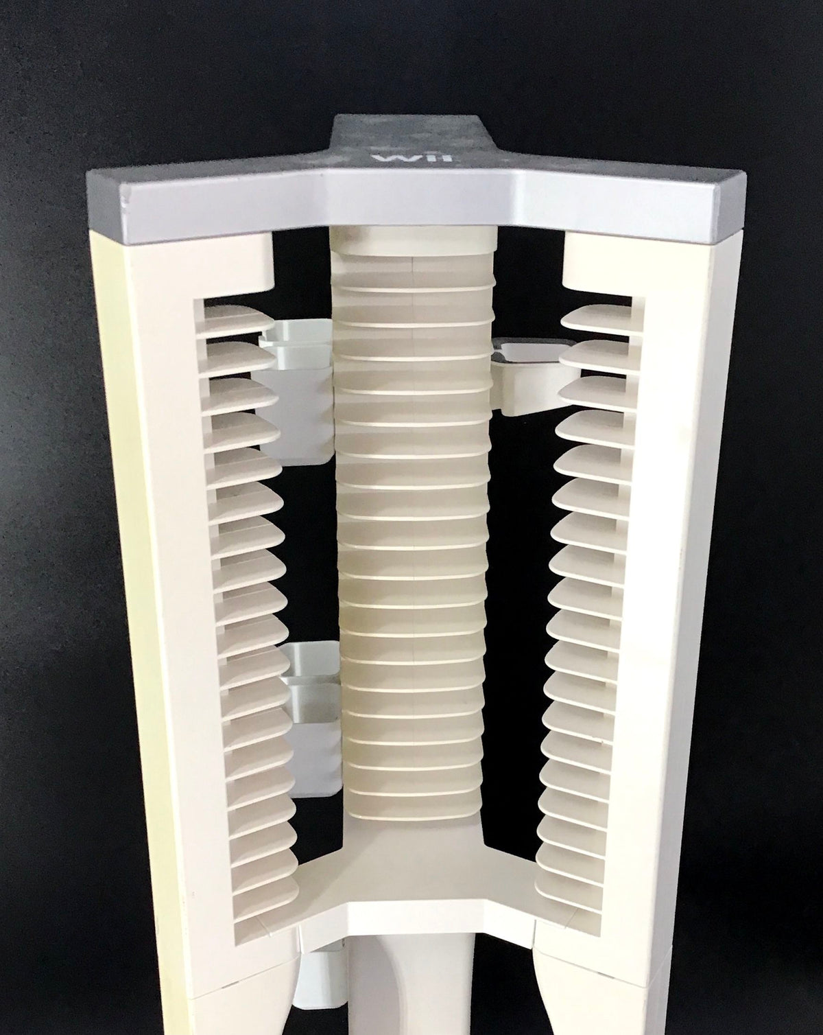 Nintendo Wii White Game Storage Rack Tower Disk Stand