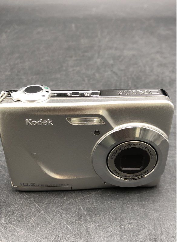 Kodak EasyShare C180 10.2MP Digital Camera 3x Optical Zoom Silver w/ Pouch