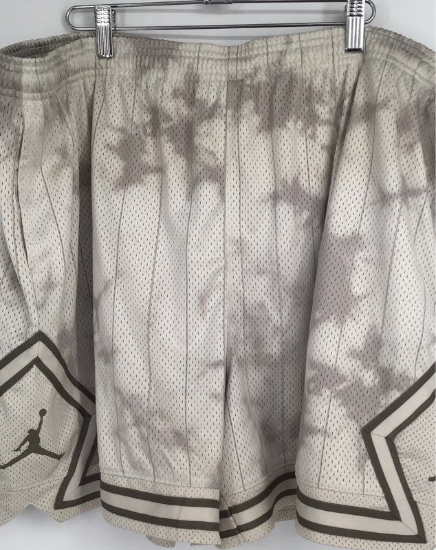 NWT Jordan Women&#39;s Gray Tie Dye Standard Fit Athletic Shorts - Size 2X