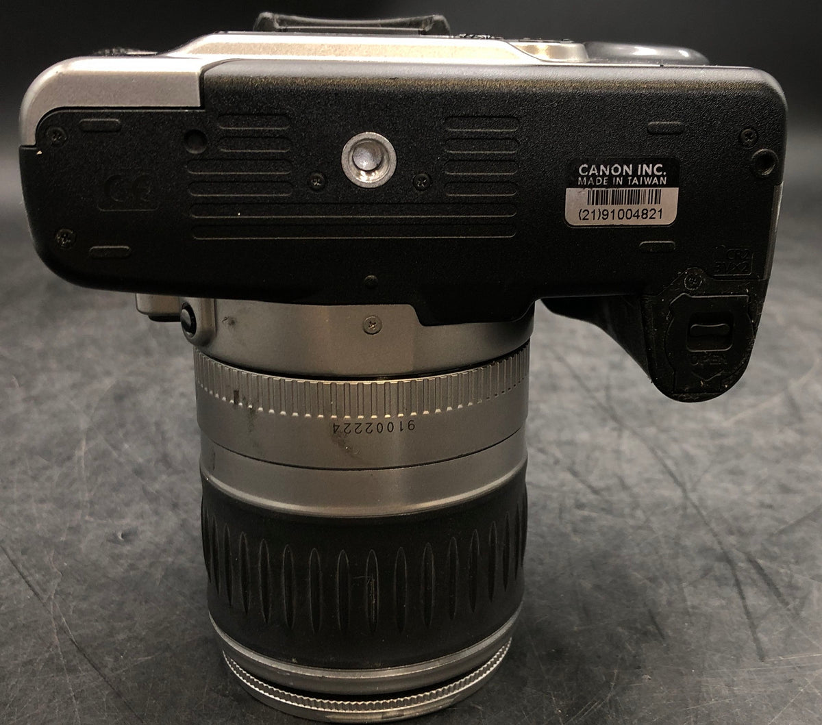 Vintage Canon EOS Rebel T2 35mm Film SLR Camera w/ EF 28-90mm Lens