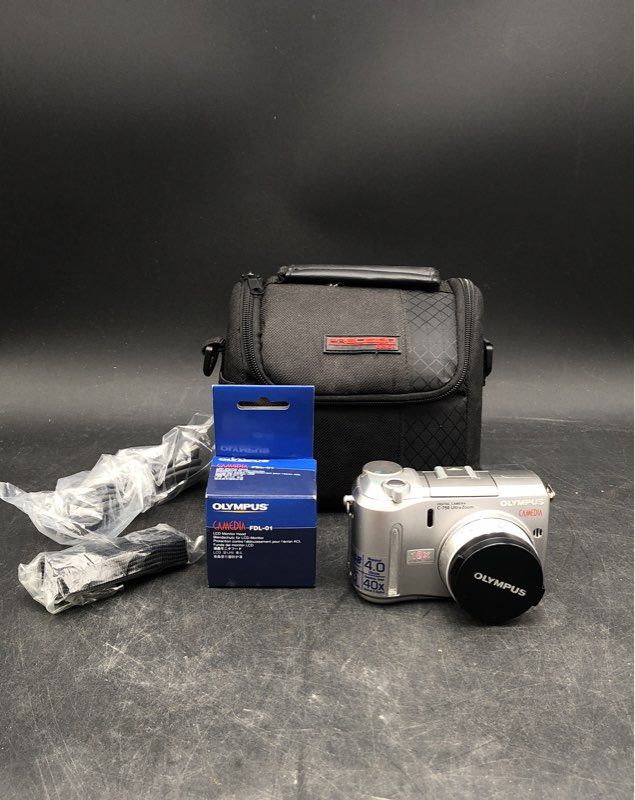 Olympus Camedia C-750 Ultra Zoom Digital Point & Shoot Camera With Accessories