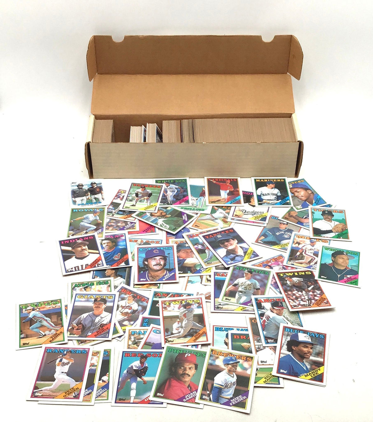 Lot Of Fleer Baseball MLB Cards. Medium Box, Unsorted