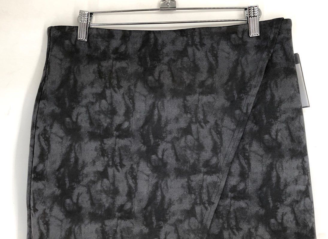209WST38 Women's Gray Abstract Wrap Skirt - Size 8