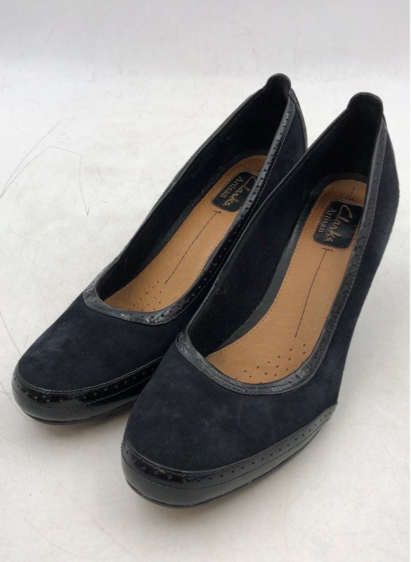 Clarks Women&#39;s Black Slip-On Pump Heel - Size 9.5M