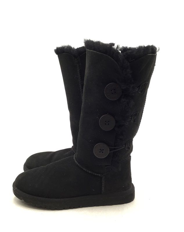 UGG Women&#39;s Bailey Button Triplet 1873 Black Shearling Boots - Size 6