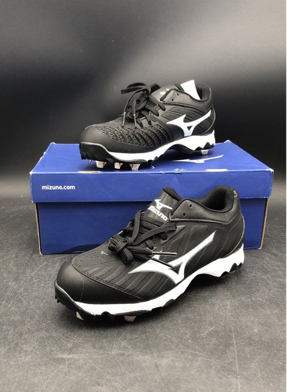 NIB Mizuno Men's Black Softball Cleats - Size 7