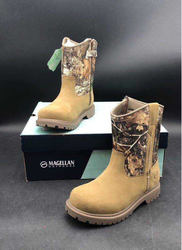 New Magellan Boys Brown Hunting Boots - Size 2D