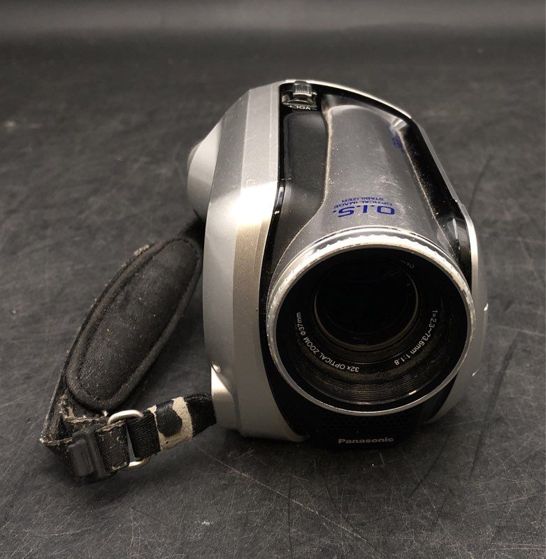 Panasonic SDR-H18 32X Optical Zoom Camcorder