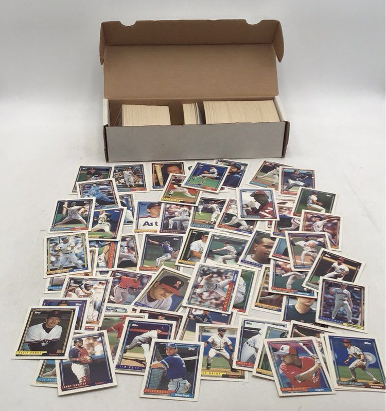 17.7 lbs. Lot of Baseball MLB Cards. Medium Box, Unsorted