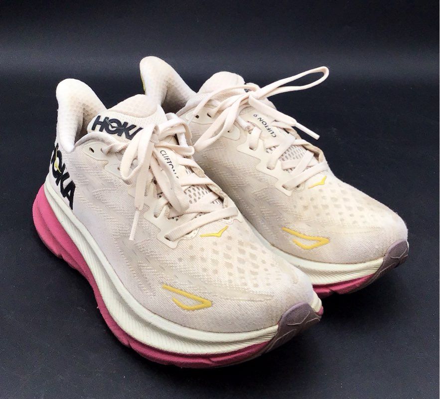 Hoka One One Women's Clifton 9 Pink Athletic Shoes