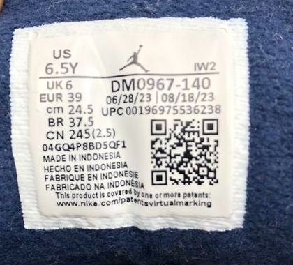 Nike Air Jordan 3 Retro Midnight Navy Boy's Sneakers Size 6.5 COA
