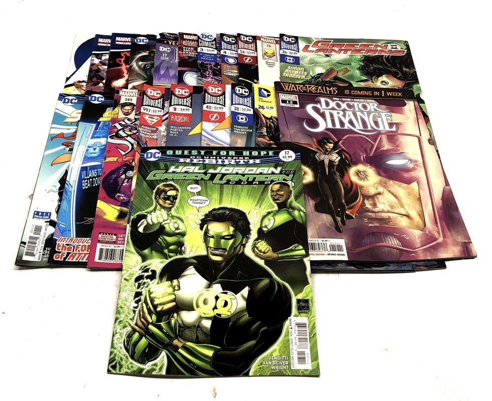 Comic Book Lot Marvel DC 2010s Modern Age Superhero Approximately 20 Comics