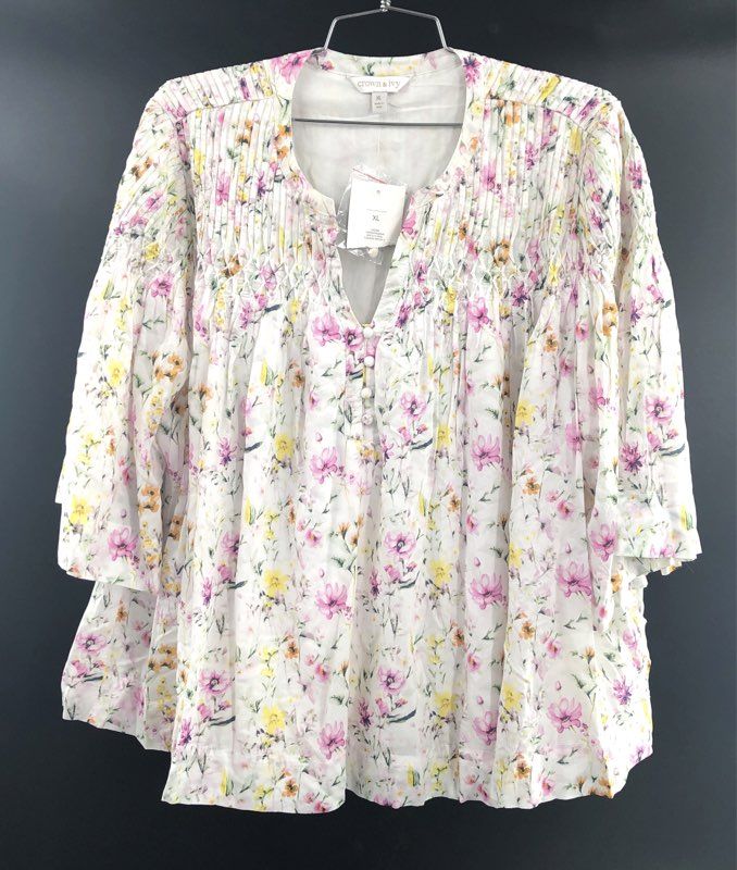 Crown & Ivy Women's White Floral Smocked V-Neck 3/4 Sleeve Blouse Sz XL NWT