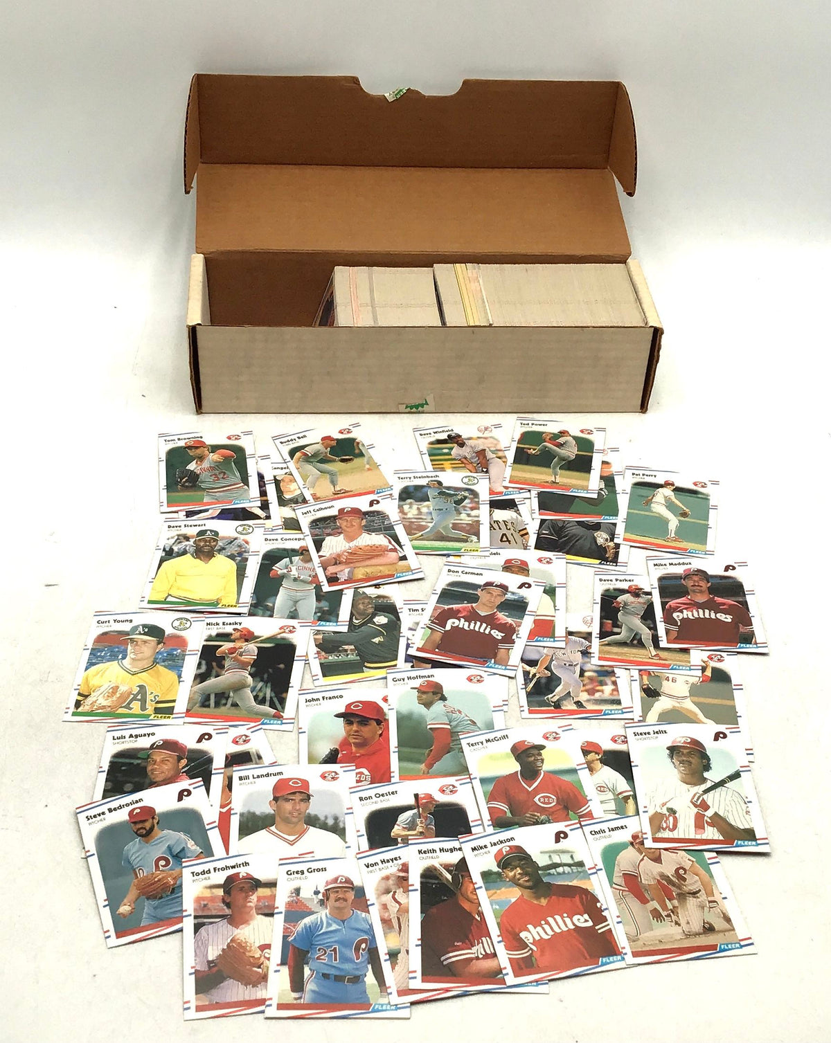 Lot Of Fleer Baseball MLB Cards. Medium Box, Unsorted