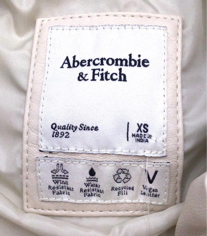 NWT Abercrombie &amp; Fitch Women&#39;s Cream Puffer Vest - Size XS