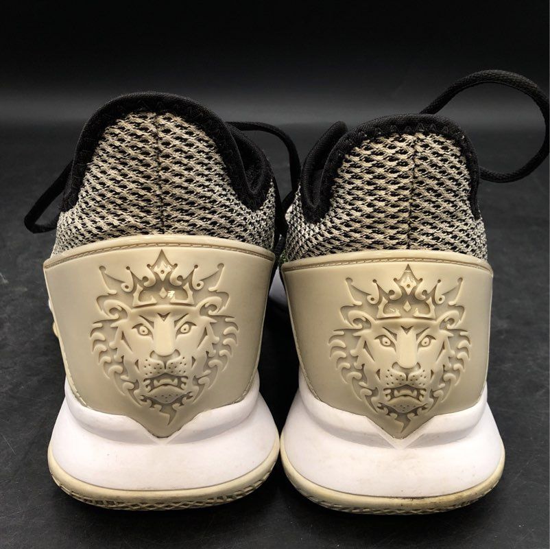 Nike Men's Lebron Witness 4 Gray Athletic Shoes - Size 8