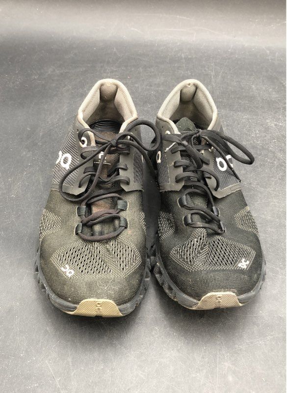 On Cloud Women's X Black Athletic Shoes - Size 6.5