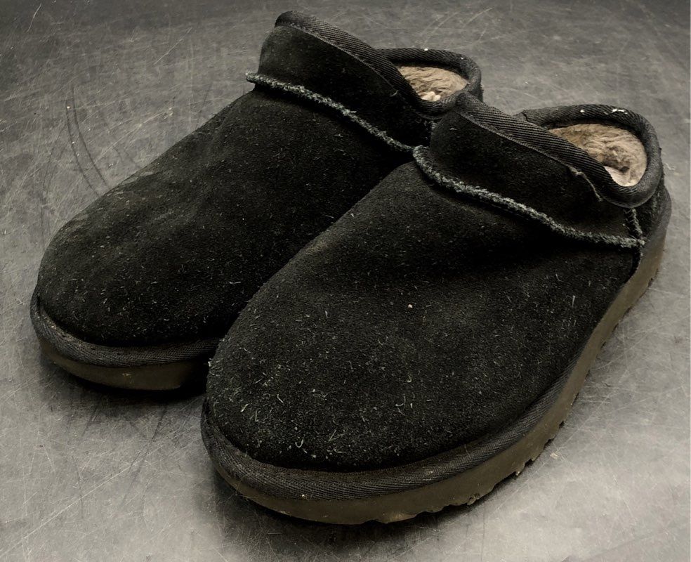 Ugg Women's Black Clog Slippers - Size 7