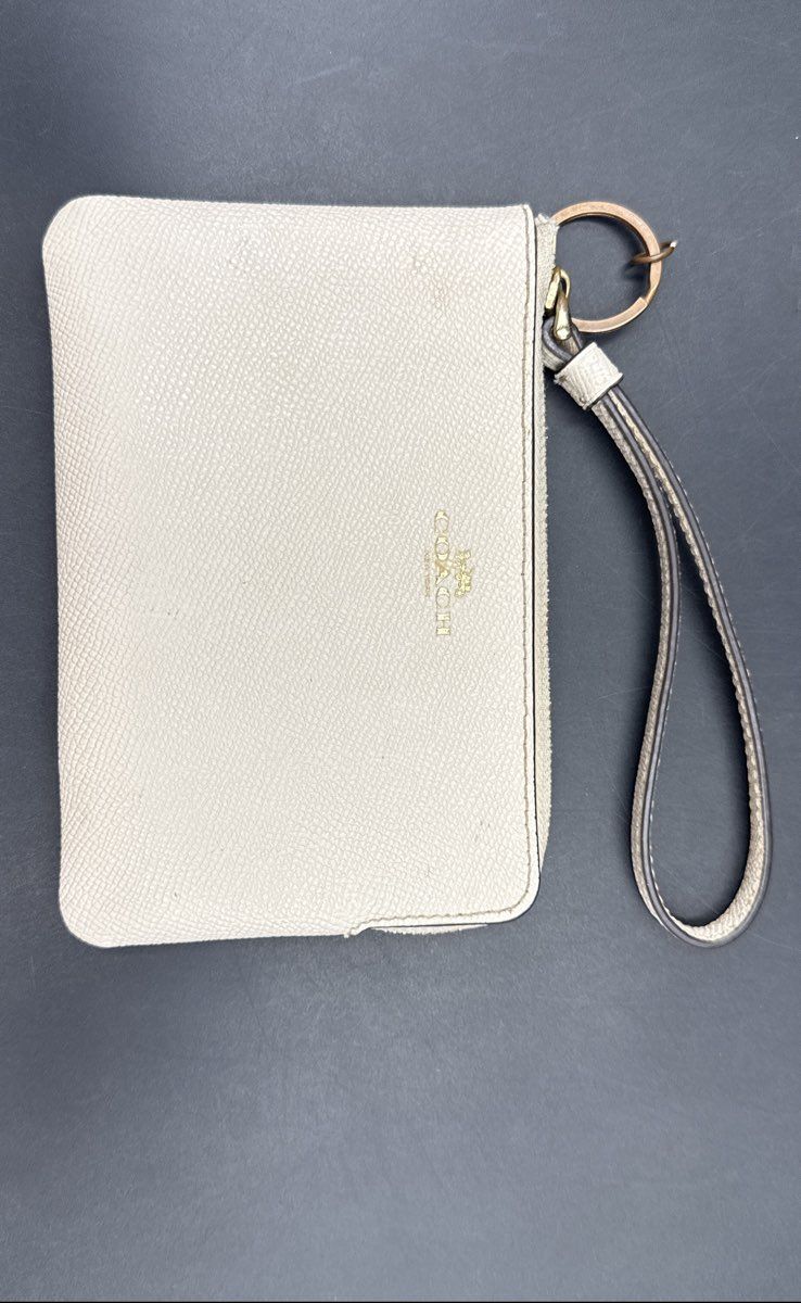 Coach White Pebbled Leather Corner Zip Wristlet Coin Pouch Gold Hardware