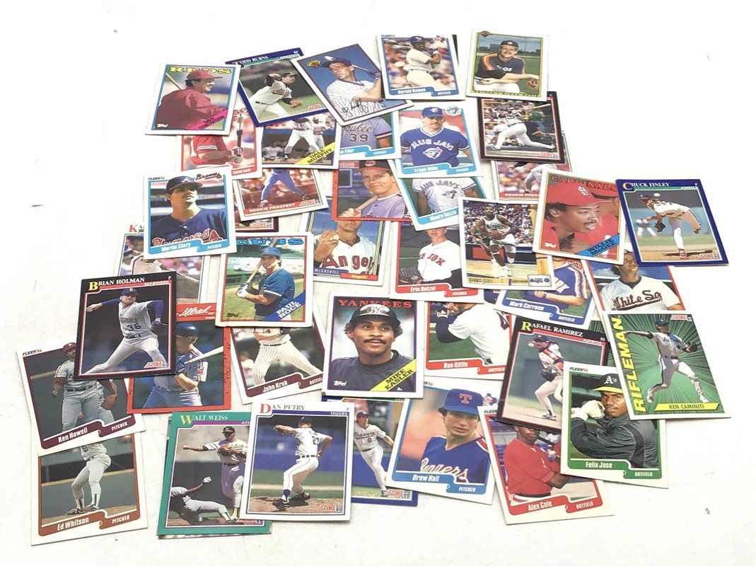 4.4 lbs. Lot of Baseball MLB Cards. Medium Box, Unsorted