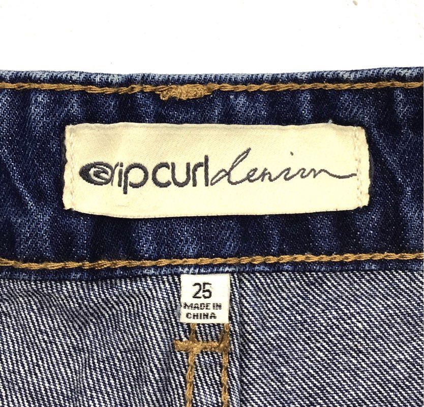 Rip Curl Women's Dark Wash Denim Cuffed Distressed Shorts Sz 25